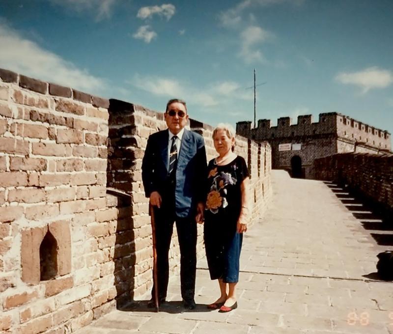 父親受到當時退輔會主委蔣經國的愛護和器重。(照片提供：朱俊芝)