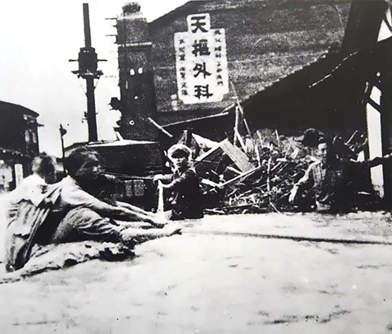 八七水災造成彰化縣約有15萬人無家可歸，災 民約佔全縣人口的六分之一。(照片提供：林文龍)