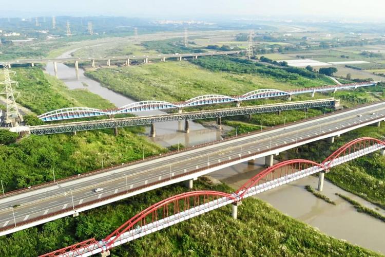 嘉南大圳新曾文溪渡槽橋