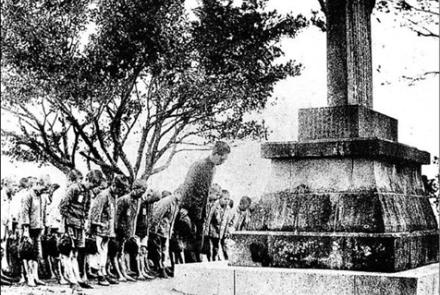 15鳶山公園表忠碑